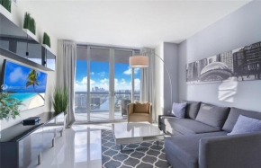 2 Bed 2 Bath Penthouse Amazing Views Beach Service